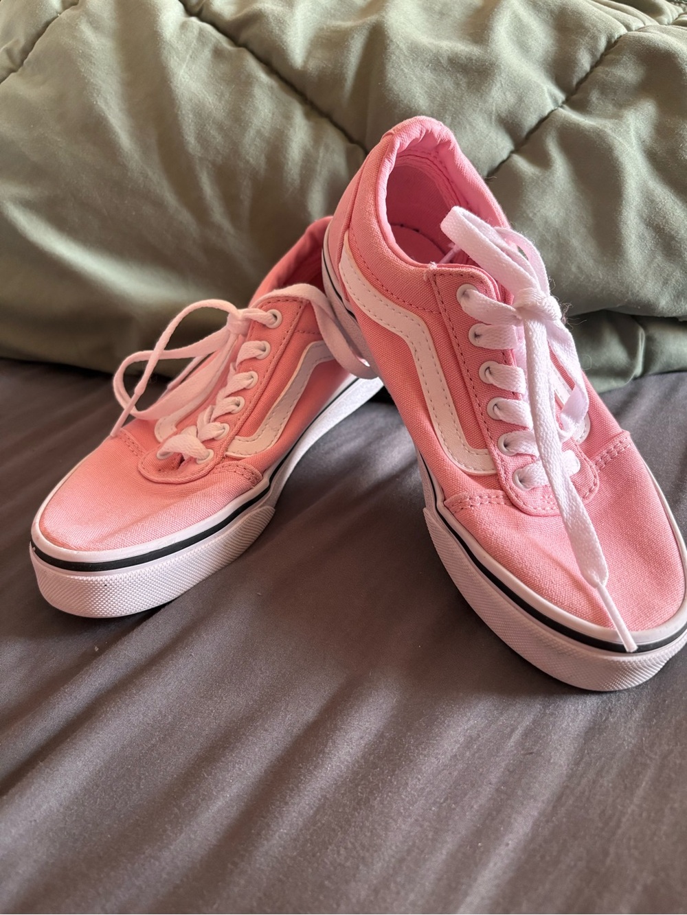 Vans Pink Low-Top Canvas Sneakers with White Side Stripe